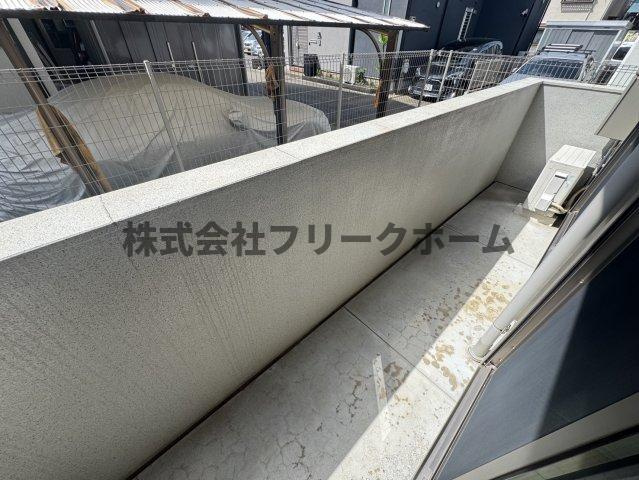武蔵野市境２丁目のアパートのバルコニー
