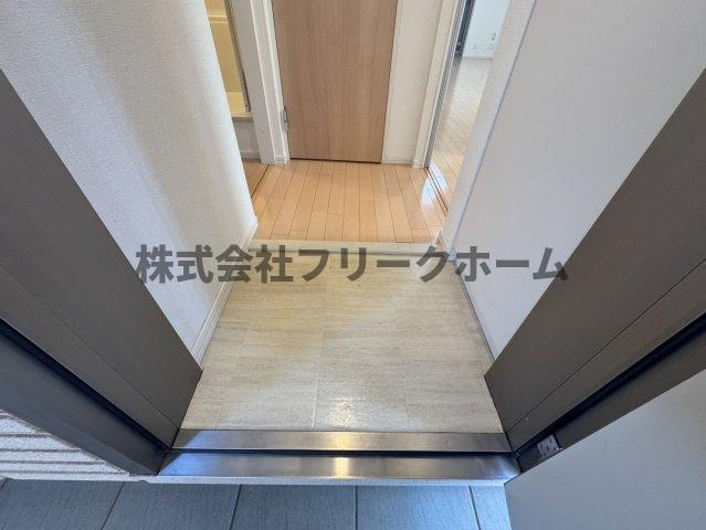 武蔵野市境２丁目のアパートの玄関