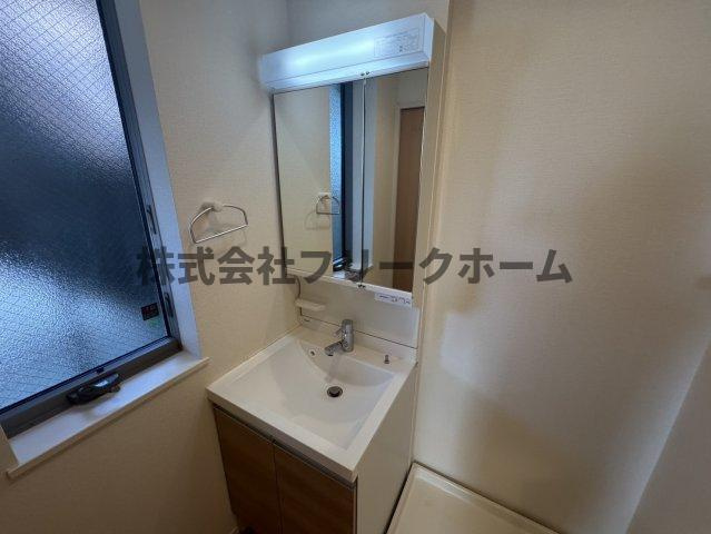 武蔵野市境２丁目のアパートの洗面所