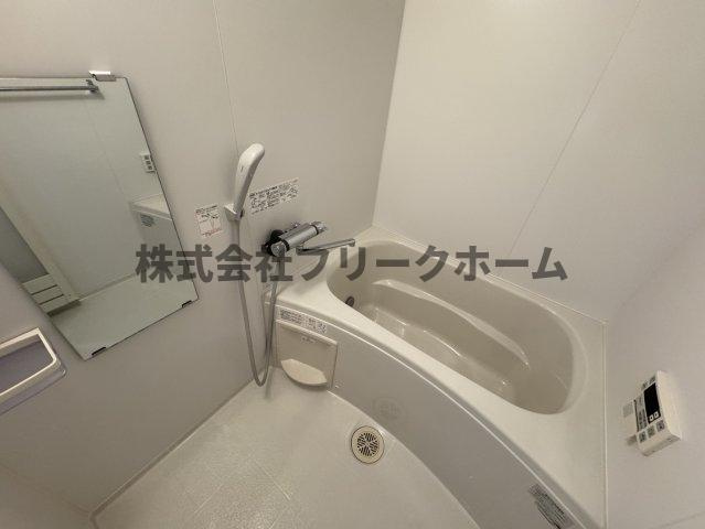 武蔵野市境２丁目のアパートの浴室