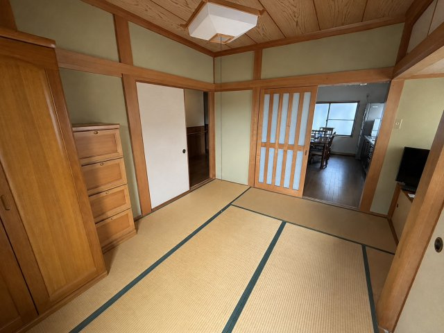 蒲郡市水竹町　中古建ての和室|リビング横の居室はちょっと一休みしたいときにも良いスペースですね！