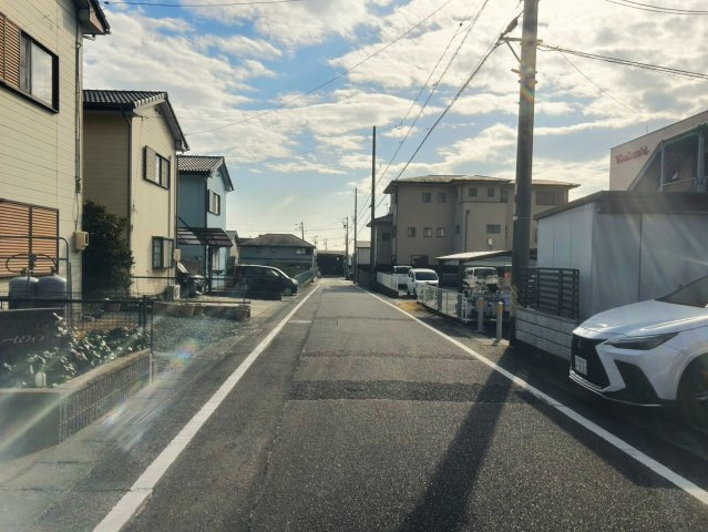 蒲郡市水竹町　中古建ての前面道路含む現地写真