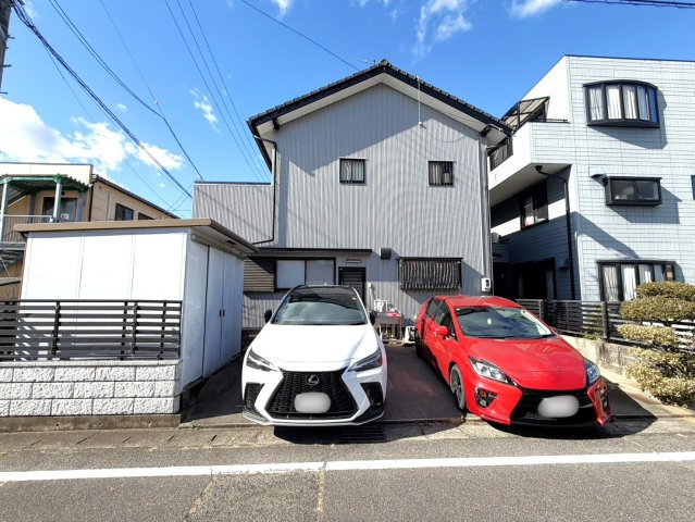 蒲郡市水竹町　中古建ての外観|普通車並列２台駐車可能です◎