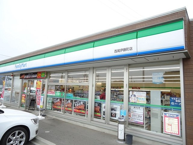 ルピナス　Ａの周辺|ファミリーマート　伊藤店まで110m