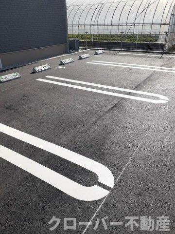 セントラルレジデンス柞原の駐車場