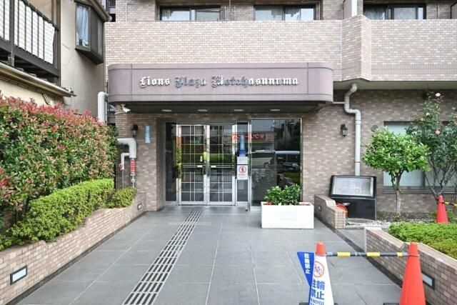 ライオンズプラザ本蓮沼のエントランス