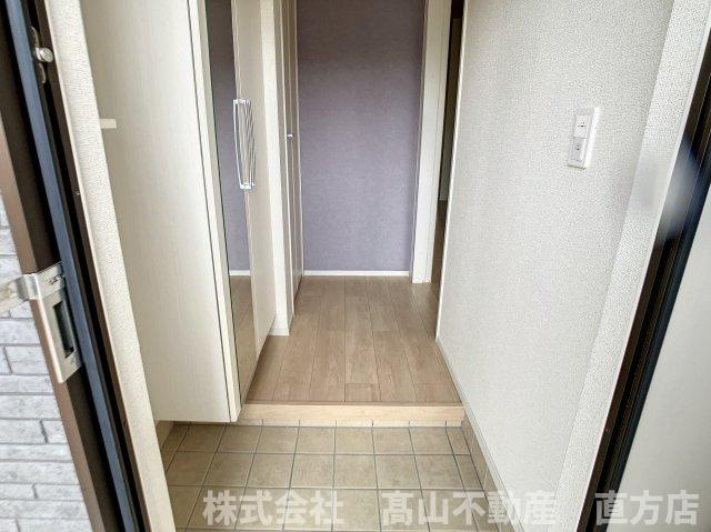 北九州市八幡西区野面１丁目のアパートの玄関