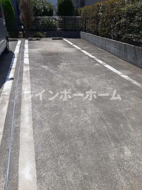 ふじみ野市松山１丁目のアパートの駐車場