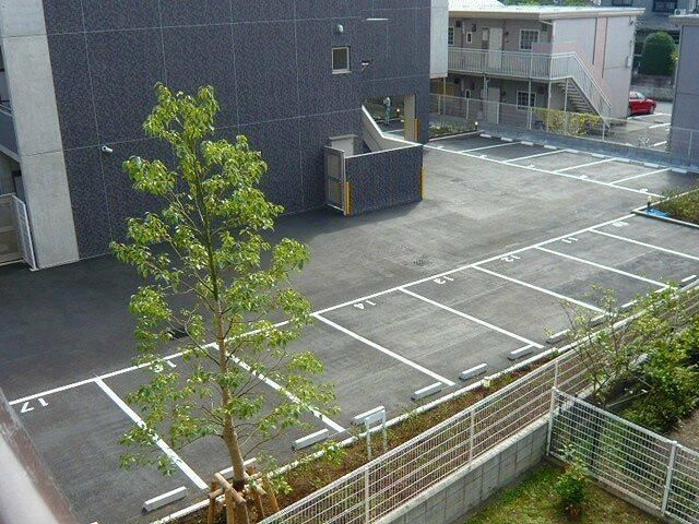 パロス・コートの駐車場