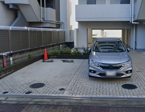 GROWS FUCHU EASTⅡの駐車場