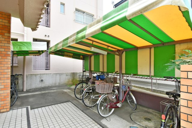 大宮セントラルハイツの駐輪場|※空き状況は当社まで都度ご確認くださいませ■気になる物件は、お客様ご自身の目でお確かめ頂けます。内覧希望は、０１２０－６５５－６２０（通話無料）にお気軽にご連絡下さいませ。