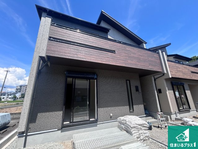 伊丹市野間　新築一戸建ての外観|周辺は落ち着いた街並みの住宅地！子育てがしやすい住環境です！まだ未完成ですが、現地でしかわからない事もございます。是非一度ご覧ください。