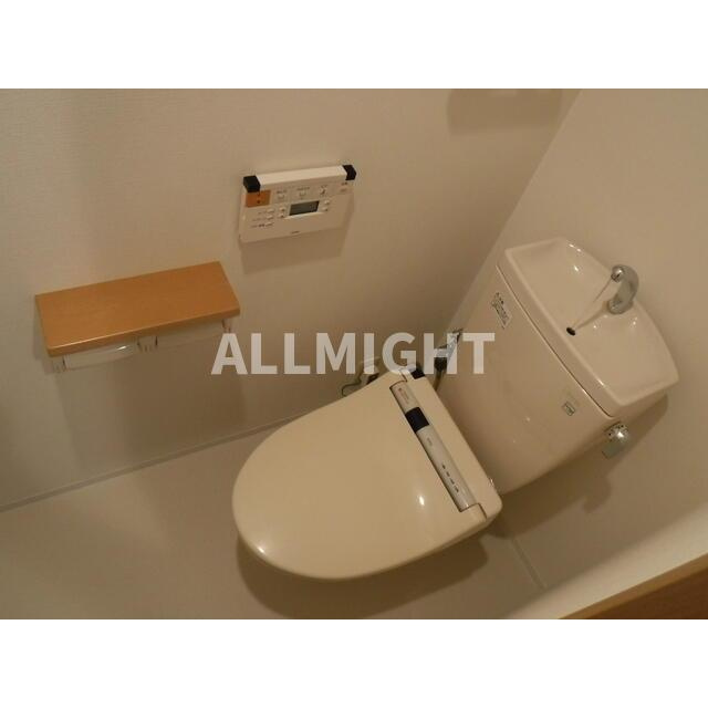 稲城市東長沼の賃貸マンションのトイレ|★お部屋探しはオールマイト不動産までご相談下さい♪【044-543-9135】