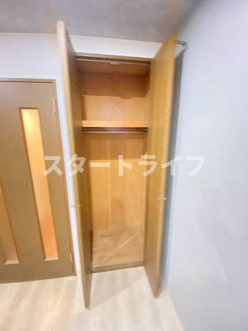 大阪市淀川区木川東３丁目の賃貸マンションの収納