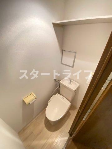 大阪市淀川区木川東３丁目の賃貸マンションのトイレ