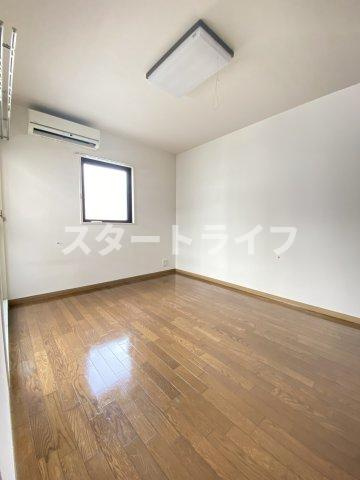 大阪市淀川区木川東３丁目の賃貸マンションの居間・リビング