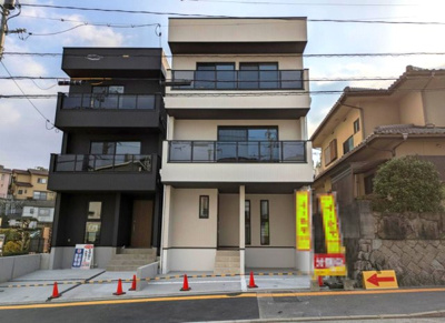 【外観】 | 【府中町鹿籠２】開放感を満喫！利便性とプライバシーを両立したこだわりの新築住宅 | 住宅購入のことなら全てサポートしています！理想の住まいを実現いたします。
