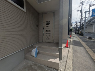 【玄関】 | 【府中町浜田本町】交通・生活インフラの充実度を重要視する方に！