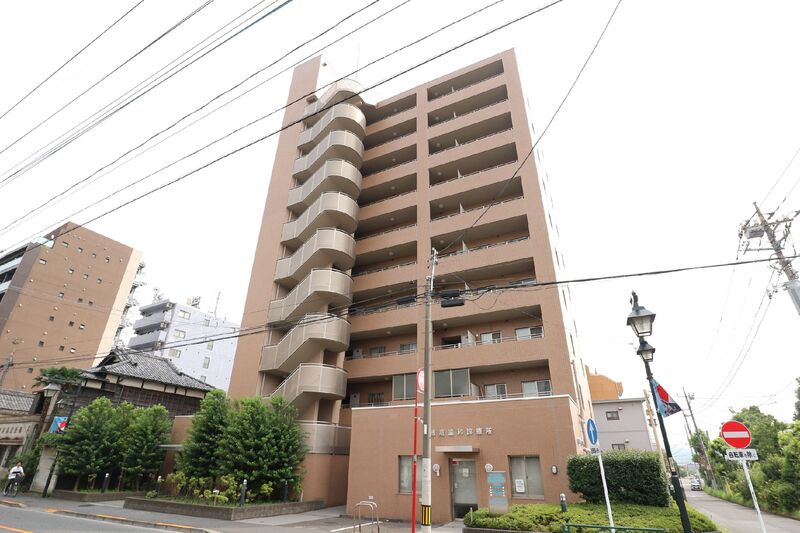 ルーエハイム府中のエントランス