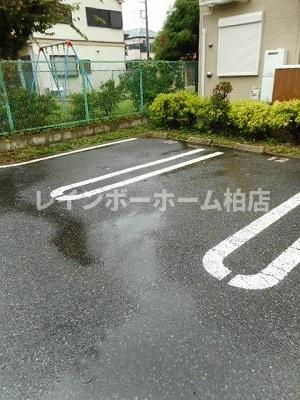 【仲介手数料：50％OFF】対象物件！の駐車場|駐車場があるので、車を買う予定の方も安心です