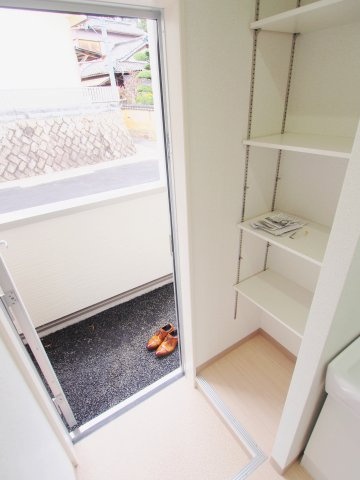 Seleno堀越の玄関