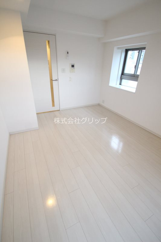 横浜市中区野毛町３丁目の賃貸マンションの洋室