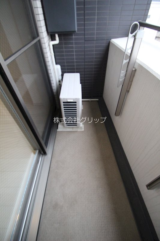横浜市中区野毛町３丁目の賃貸マンションのバルコニー