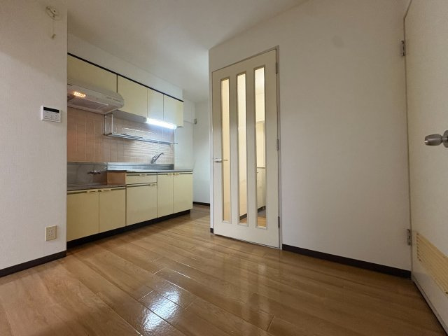 川崎市多摩区菅稲田堤１丁目の賃貸マンションの居間・リビング