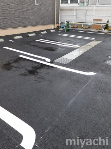 ラ・サラの駐車場