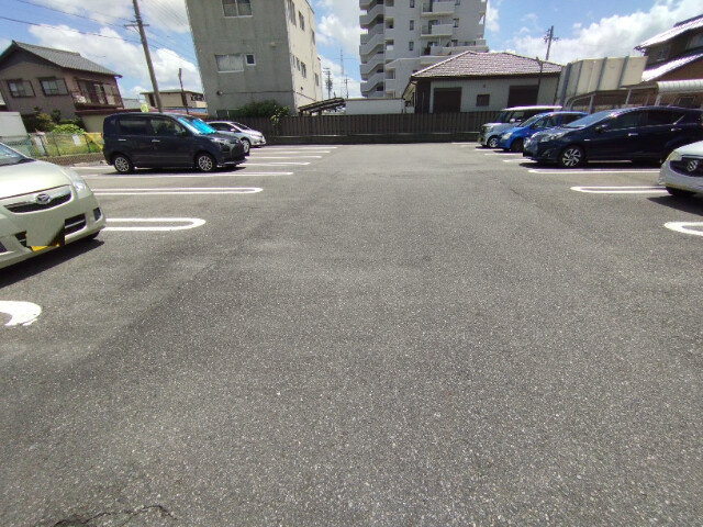 アウローラの駐車場