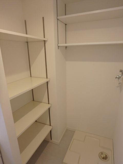 ドゥーエ新川の収納