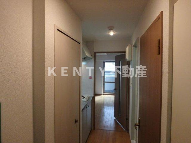 【玄関】 | プレール武蔵小山２番館 | 収納もある玄関です