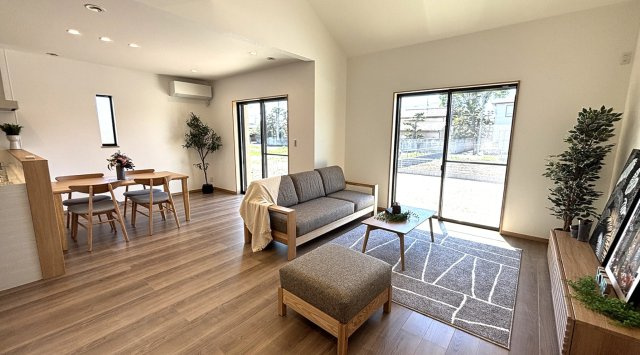 【居間・リビング】 | 行田市旭町　シャインステージ　新築戸建　全12棟　C号棟
