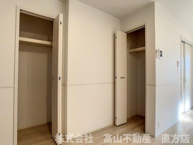 直方市大字感田のアパートの収納