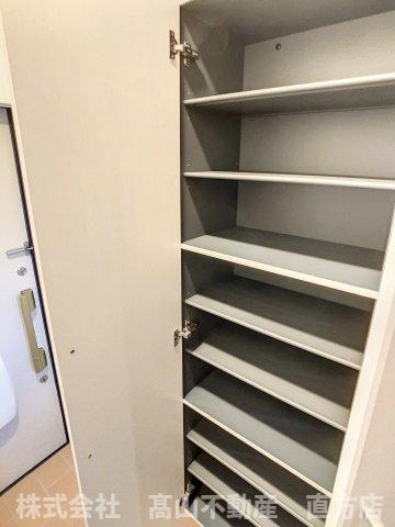 直方市大字感田のアパートの収納