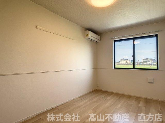 直方市大字感田のアパートの洋室