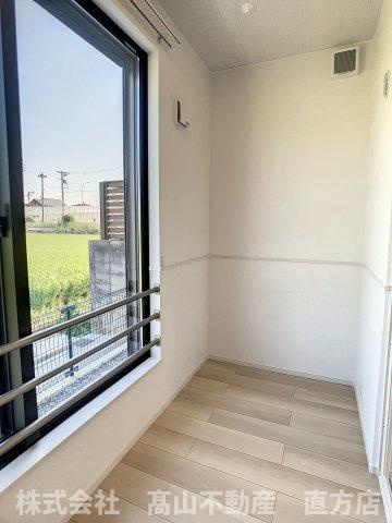 直方市大字感田のアパートのバルコニー