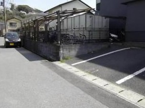 リライアンスの駐車場