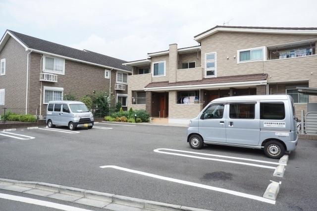 メルヴェイユBの駐車場