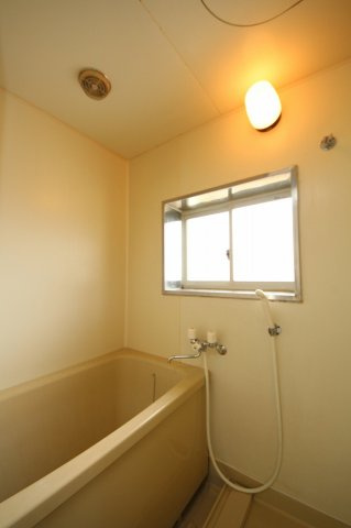 ヴェルエスト鹿沼　Bの浴室|コンパクトで使いやすいお風呂です