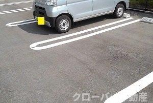 キャンディ・グレイスＡの駐車場