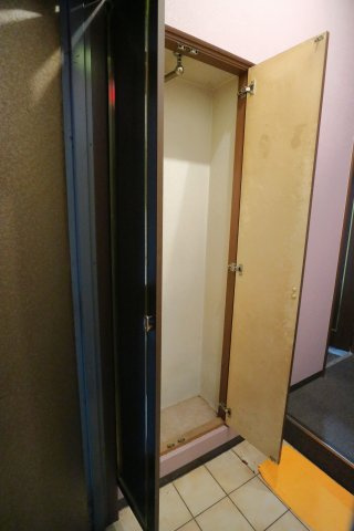 YANOB.L 5の玄関