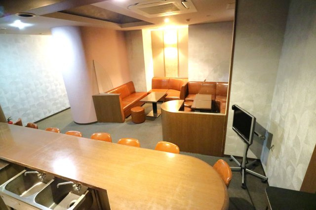 YANOB.L 5のロビー