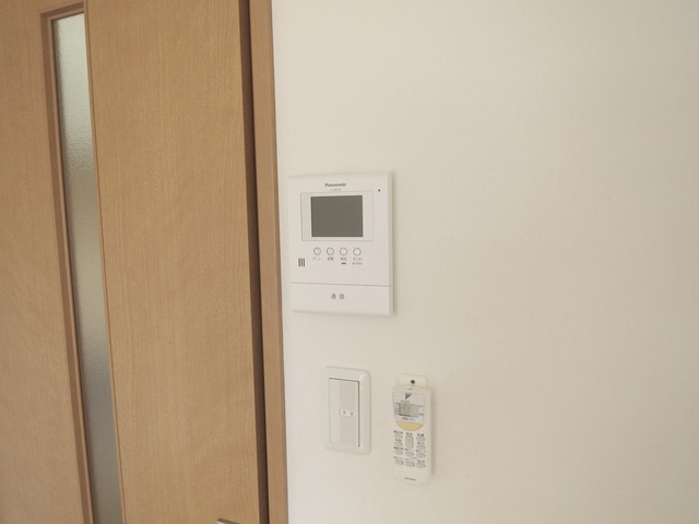 プレシャス　ジュノーのセキュリティ|テレビモニター付きインターホンは防犯上も便利ですね