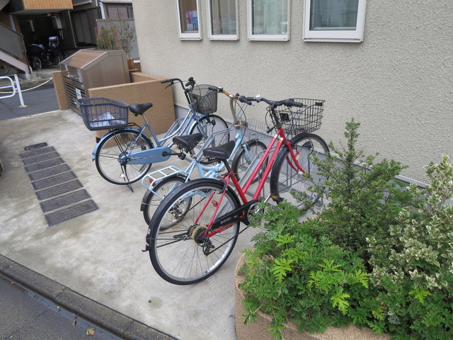 プレシャス　ジュノーのその他共用部分|自転車置き場あります♪