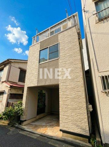 横浜市神奈川区青木町の一戸建ての外観