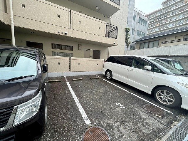 ディオサC.S.の駐車場