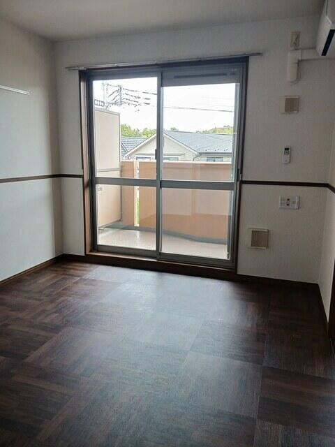 の賃貸マンションの居間・リビング