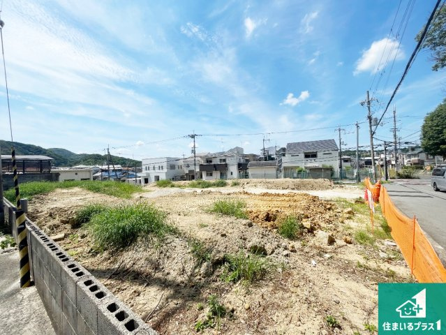 柏原市田辺　売土地の外観|周辺は落ち着いた街並みの住宅地！子育てがしやすい住環境です！現地でしかわからない事もございます。是非一度ご覧ください。
