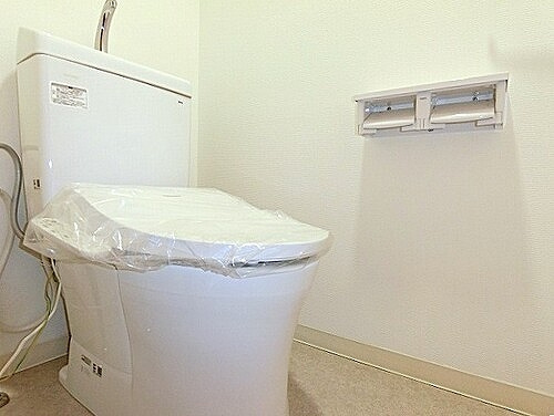 コンツェルトシティ榎町のトイレ|洗浄機能付き便座　※内装工事後